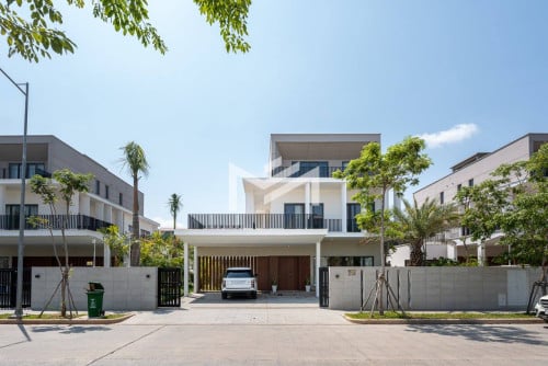 Swimming Pool 5 Bedrooms Villa for Rent in Borey Chankiri near Aeon Mall 3