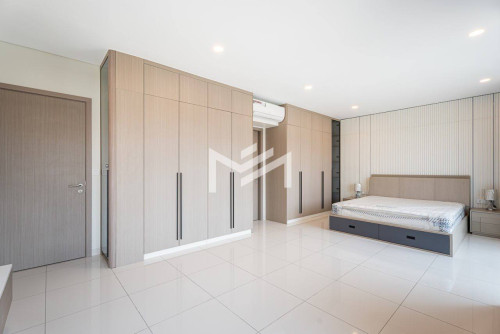 Swimming Pool 5 Bedrooms Villa for Rent in Borey Chankiri near Aeon Mall 3