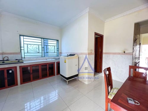 Top floor 1 bedroom house for rent near Russian Market
