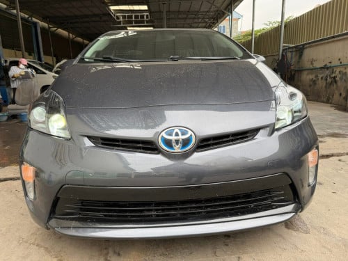Toyota Prius 2013 ឡានមូលអត់ច្រស​ ឃ្មុំស៊ីន​ ពិន្ទុរខ្ពស់