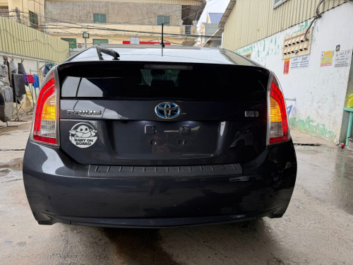 Toyota Prius 2013 ឡានមូលអត់ច្រស​ ឃ្មុំស៊ីន​ ពិន្ទុរខ្ពស់