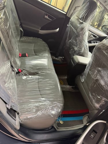 Toyota Prius 2013 ឡានមូលអត់ច្រស​ ឃ្មុំស៊ីន​ ពិន្ទុរខ្ពស់