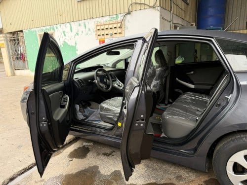 Toyota Prius 2013 ឡានមូលអត់ច្រស​ ឃ្មុំស៊ីន​ ពិន្ទុរខ្ពស់