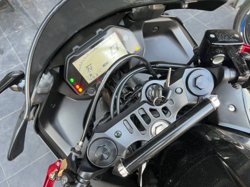 YAMAHA R3 V4 2019 កំលាំង 320cc ក្រដាសពន្ធ ជប៉ុនសុទ្ធ នៅខ្ចីស្អាត