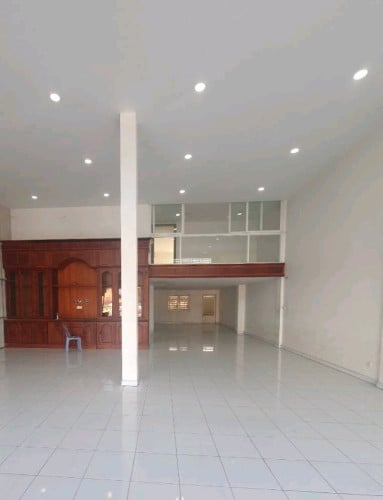 ផ្ទះល្វែង