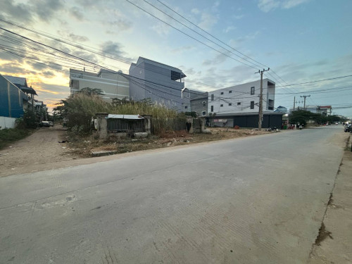 ដីសម្រាប់សង់ឃ្លាំងជួល