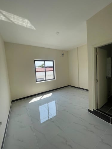 ផ្ទះអាជីវកម្មលក់បន្ទាន់