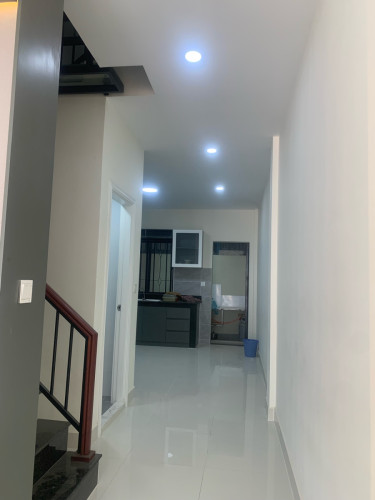 ផ្ទះលក់នៅផ្លូវសង្កាត់សំរោងក្រោម ផ្លូវរដ្ឋ30m លក់ឡៃឡុុង110000$