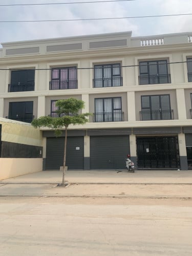 ផ្ទះលក់នៅផ្លូវសង្កាត់សំរោងក្រោម ផ្លូវរដ្ឋ30m លក់ឡៃឡុុង110000$