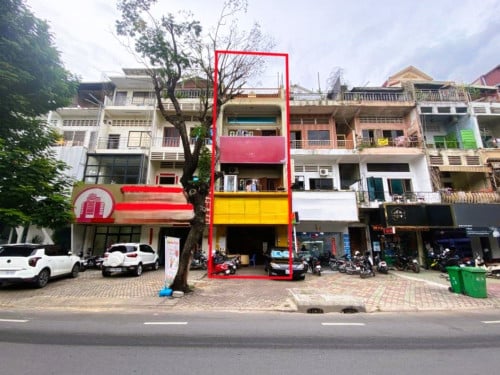 🏦Shop House Available for Urgent Sale at a Special Price (Negotiable).