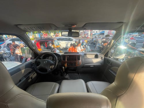 🚙 Nissan URVAN ឆ្នាំ 2007 ម៉ាស៊ីនម៉ាស៊ូតលេខដៃម៉ាសុីនធំ 3.0 Japan ឆ្វេងសុីន