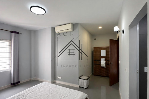 2 Bedroom Apartment For Rent in Tonle Basak