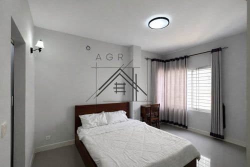 2 Bedroom Apartment For Rent in Tonle Basak