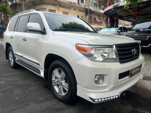 2013 V6 ក្រដាស់ពន្ធ ថ្នាំសុីន១ជុំ នៅថ្មីខ្លាំងពូកស្បែកពីមុខដល់ក្រោមមិនទាន់ប្តូរ គ្មានទេកន្លែងច្រេះ
