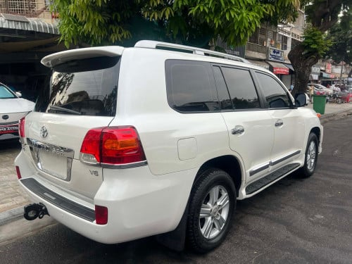 2013 V6 ក្រដាស់ពន្ធ ថ្នាំសុីន១ជុំ នៅថ្មីខ្លាំងពូកស្បែកពីមុខដល់ក្រោមមិនទាន់ប្តូរ គ្មានទេកន្លែងច្រេះ