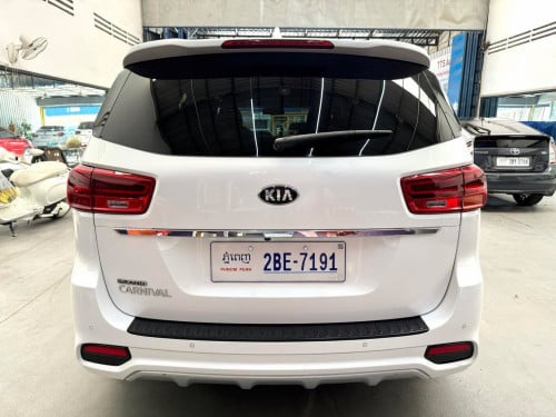 2020 Kia Carnival ឡានក្រហ៊ុនទិញខ្លាញ់គោ