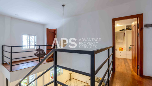 3 Bedroom Renovated Apartment for Sale | Daun Penh | Phnom Penh