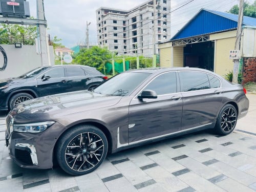 BMW 740LI / 2014 up 22💲