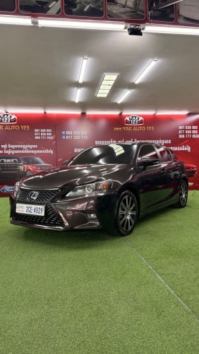 Leuxs CT200H ឆ្នាំ​ 2013 ប្រភេទឡាន​ស្អាត​ អត់បុក​ តម្លៃ​. 17800$ ចចារ💵