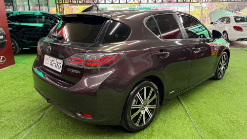 Leuxs CT200H ឆ្នាំ​ 2013 ប្រភេទឡាន​ស្អាត​ អត់បុក​ តម្លៃ​. 17800$ ចចារ💵