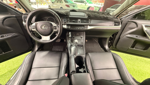 Leuxs CT200H ឆ្នាំ​ 2013 ប្រភេទឡាន​ស្អាត​ អត់បុក​ តម្លៃ​. 17800$ ចចារ💵