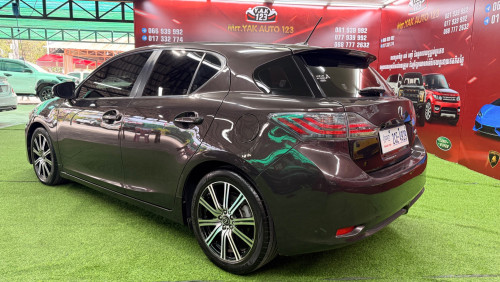 Leuxs CT200H ឆ្នាំ​ 2013 ប្រភេទឡាន​ស្អាត​ អត់បុក​ តម្លៃ​. 17800$ ចចារ💵