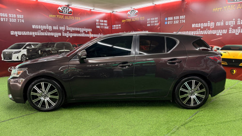 Leuxs CT200H ឆ្នាំ​ 2013 ប្រភេទឡាន​ស្អាត​ អត់បុក​ តម្លៃ​. 17800$ ចចារ💵