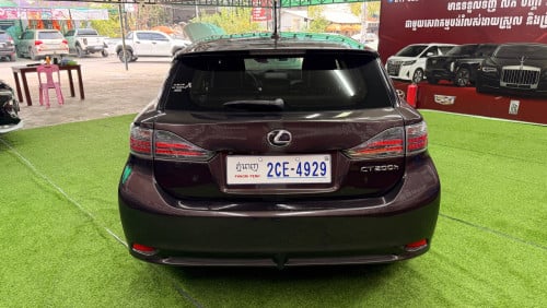 Leuxs CT200H ឆ្នាំ​ 2013 ប្រភេទឡាន​ស្អាត​ អត់បុក​ តម្លៃ​. 17800$ ចចារ💵