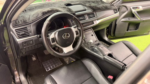 Leuxs CT200H ឆ្នាំ​ 2013 ប្រភេទឡាន​ស្អាត​ អត់បុក​ តម្លៃ​. 17800$ ចចារ💵