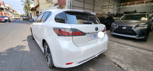 LEXUS CT 200H. 011 full 17800