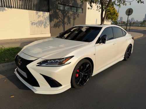 Lexus es300h year 2019 49000$