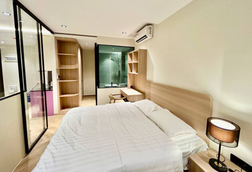 Modern 1-Bedroom for Rent in BKK1 | Prime Location