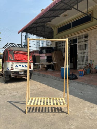 Rack clothes (ធ្នើព្យួរសម្លៀកបំពាក់)
