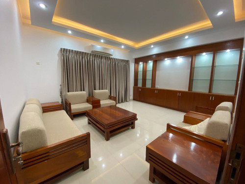 Single Villa for Rent In Tonle Bassac, safe and quiet compound