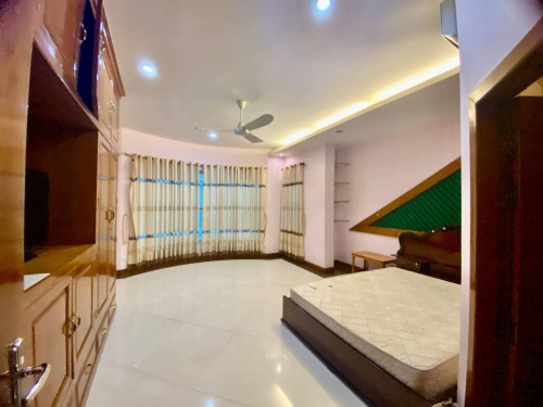 Single Villa for Rent In Tonle Bassac, safe and quiet compound