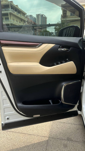 Toyota Alphard 015 Up 020 V4 ឡានស្អាត 44500$ចចារ