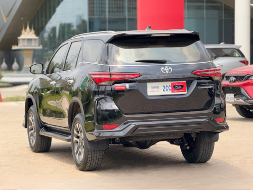 TOYOTA FORTUNER MODELLISTA 2025