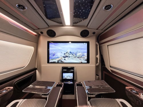 Toyota Hiace VIP SEATS 2024 Used 3000km