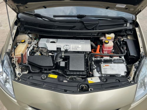 TOYOTA PRIUS ឆ្នាំ010 Option3