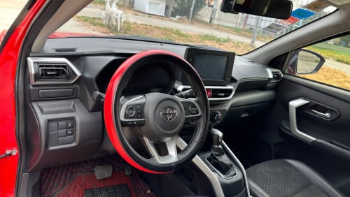 Toyota Raize 2022 Full ដំបូលខ្មៅ ឡានស្អាត តំលៃ18500ចចារ