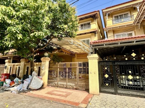 Twin villa for rent at Borey Pipub Thmey Mong Rithy