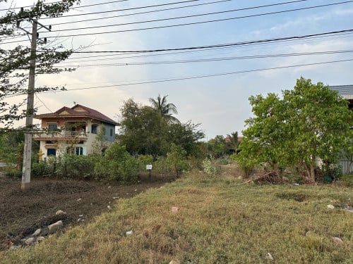ដីផ្ទាល់ខ្លួនជាប់ផ្លូវជាតិលេខ៤ ទល់មុខសាលាឃុំមហាសាំង