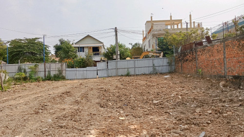 ដីសម្រាប់លក់