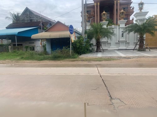 ដីលក់
