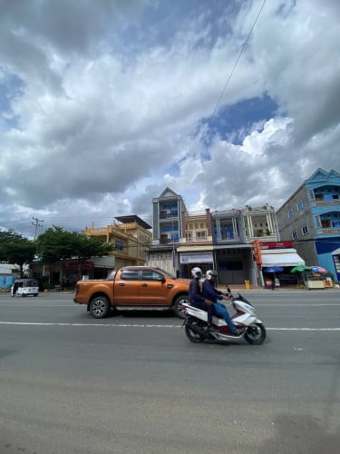 ផ្ទះលក់​ នៅតាខ្មៅ​ ផ្លូវជាតិលេខ២១
