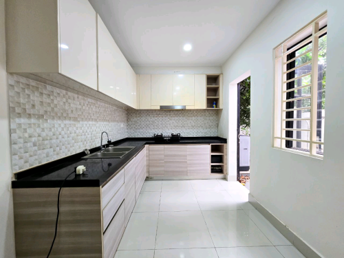 ផ្ទះវីឡាភ្លោះAសម្រាប់លក់នៅក្នុង បុរីប៉េងហួត60m
