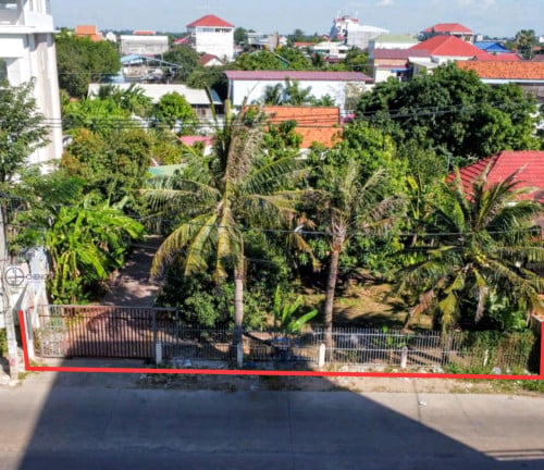 ដីលក់ នៅជ្រោចង្វារ