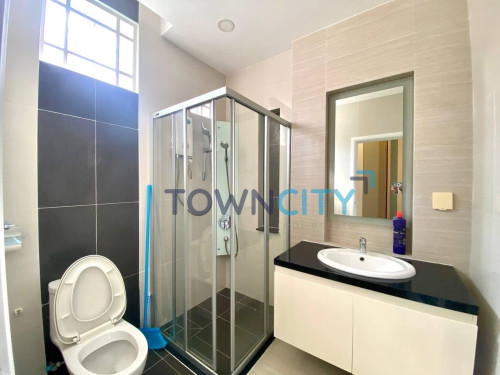 05 BR Villa Urgent Sale in Borey Peng Huoth