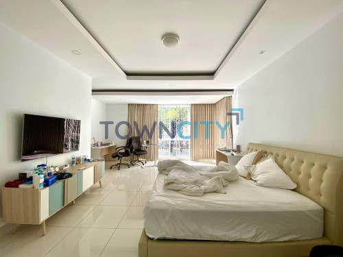 05 BR Villa Urgent Sale in Borey Peng Huoth