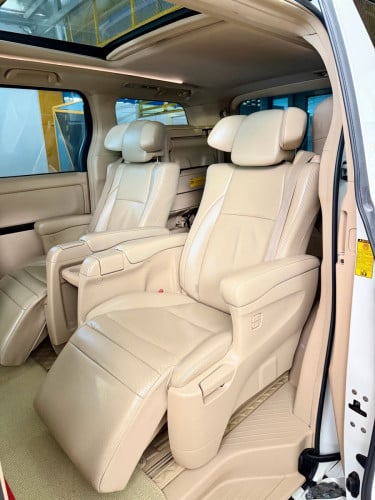 2015 Toyota Alphard (ឆ្វេងសុីន) អារ៉ាប់
